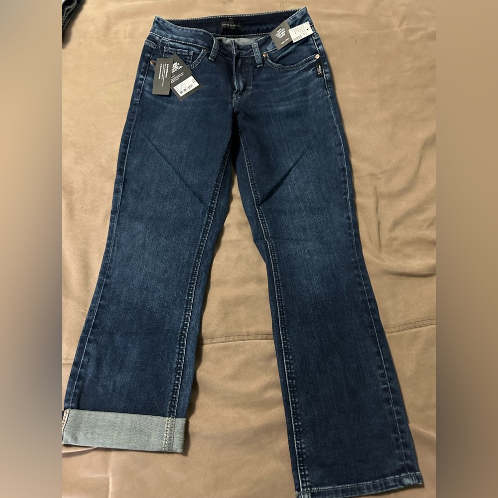 NWT Women's Silver capri blue jeans, Size 27, length 23.5
